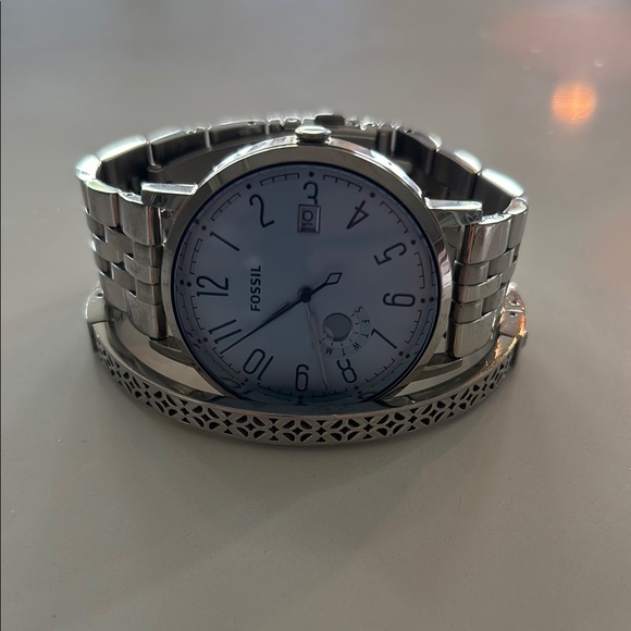 Fossil Silver Tone Watch with Intricate Bracelet - Picture 1 of 9
